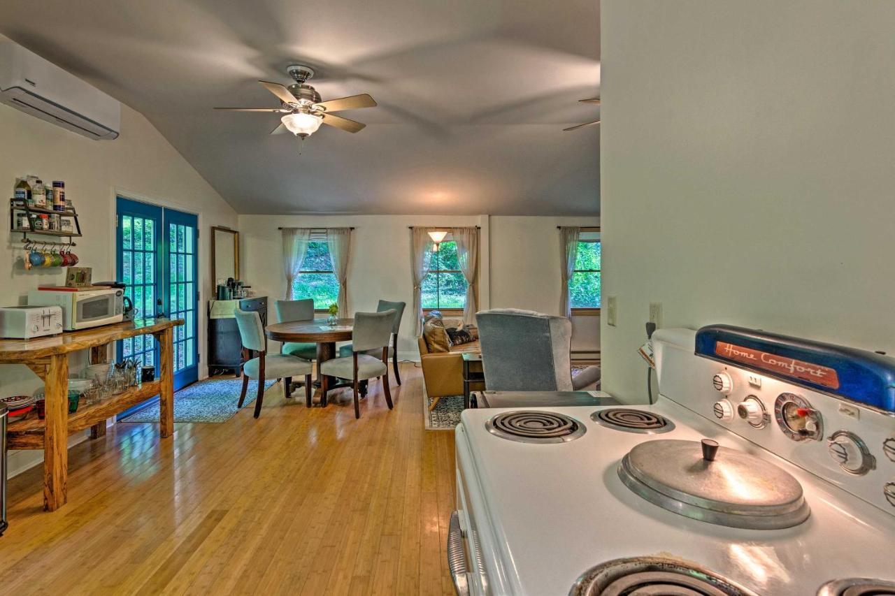 Vila Cozy And Charming Asheville Cabin 5 Mi To Downtown! Exteriér fotografie